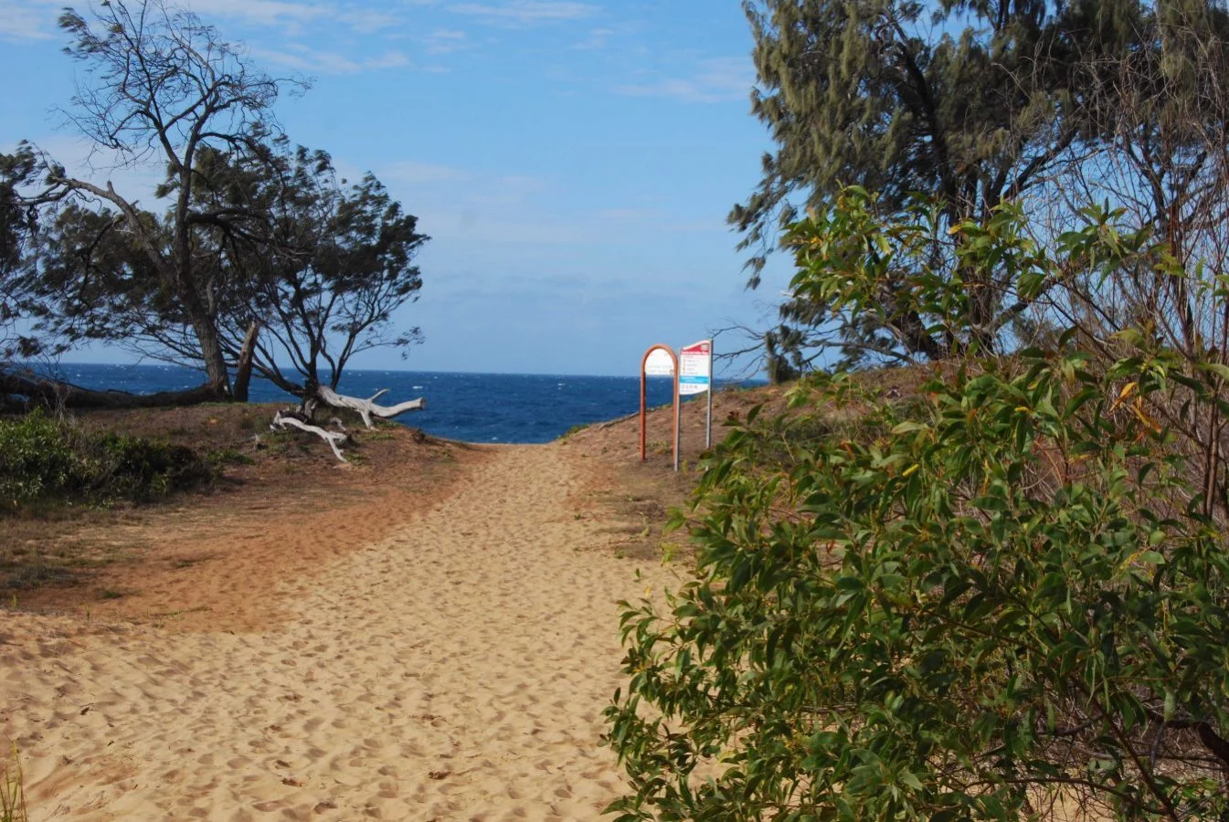 Capt. Cook Holiday Village Beach Access 002 2014 08 04